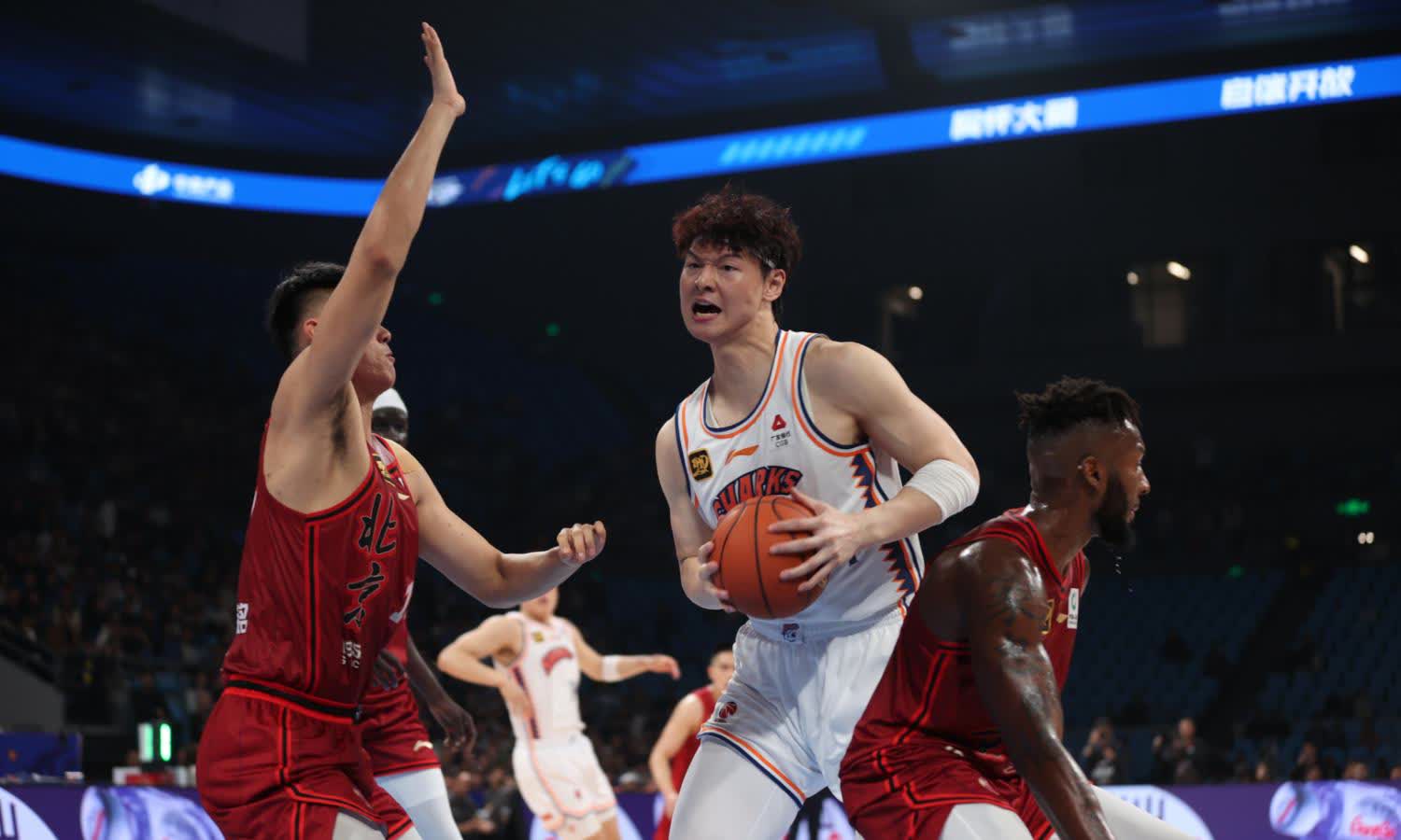 包含上海男篮不敌对手,遭遇不利局面的词条 包含上海男篮不敌对手,遭遇不利局面的词条