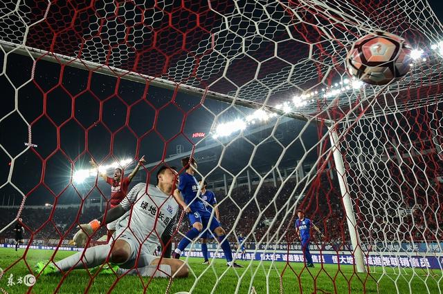 包含场上悬念丛生,竞技过程激烈激动人心的词条 包含场上悬念丛生,竞技过程激烈激动人心的词条