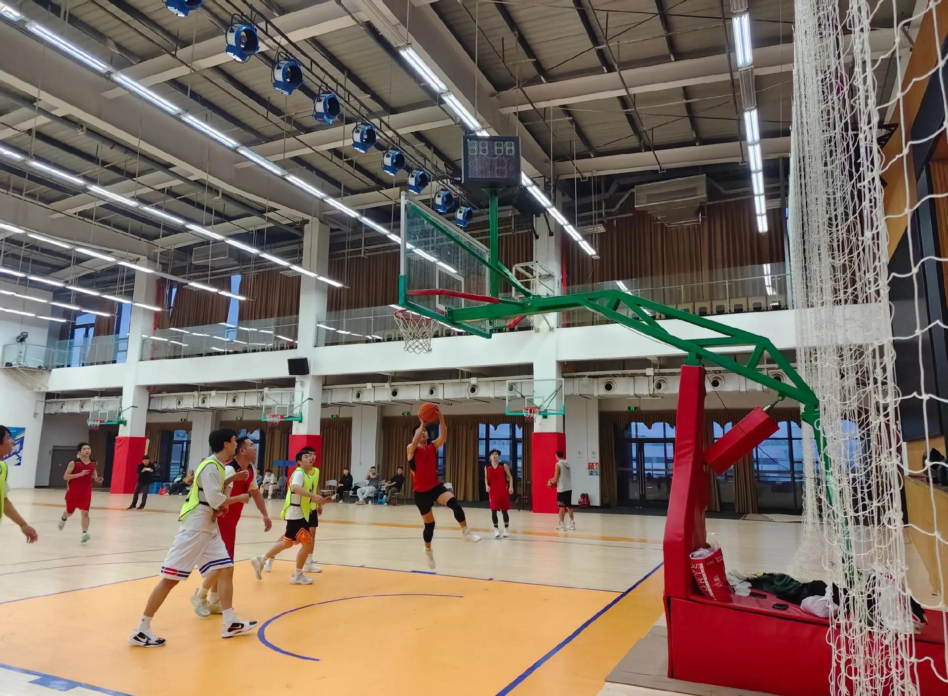 关于竞技精神在篮球场上得到体现的信息 关于竞技精神在篮球场上得到体现的信息