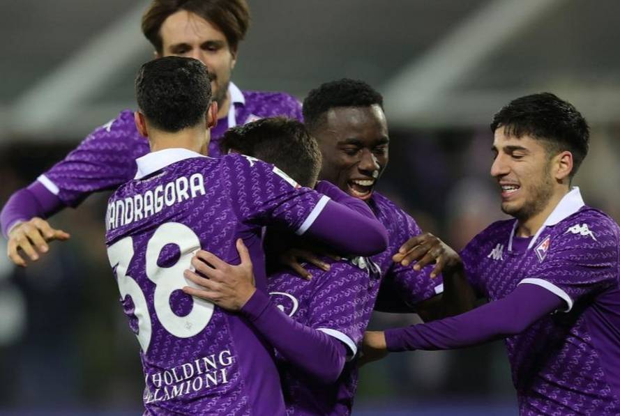 包含佛罗伦萨客场逼平克罗托内,保持不败的词条 包含佛罗伦萨客场逼平克罗托内,保持不败的词条