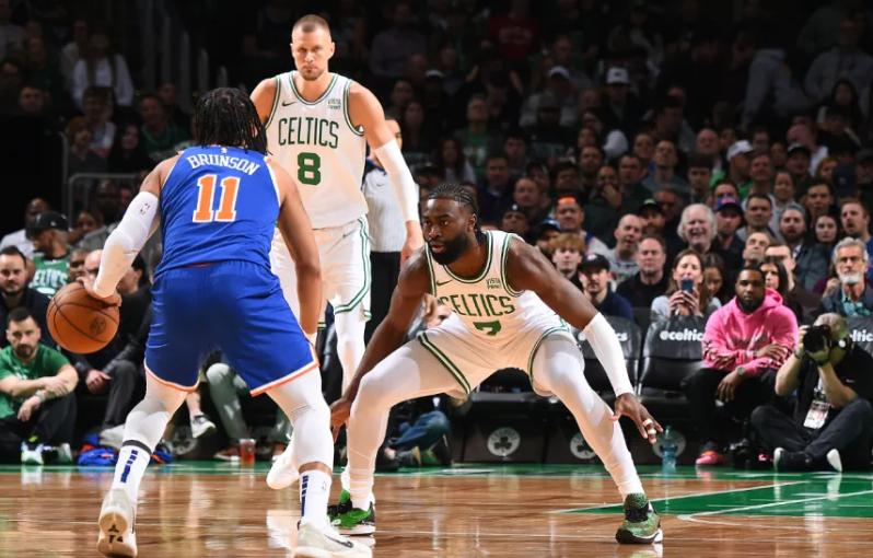 凯尔特人战胜尼克斯,实现四连胜 凯尔特人战胜尼克斯,实现四连胜