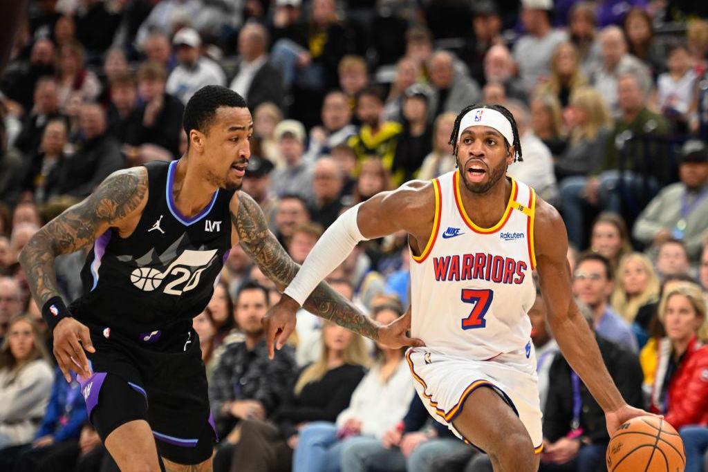 爵士队击败开拓者,取得连胜 爵士队击败开拓者,取得连胜