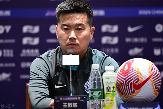 关于青年军逐渐崭露头角,步入职业赛场的信息 关于青年军逐渐崭露头角,步入职业赛场的信息