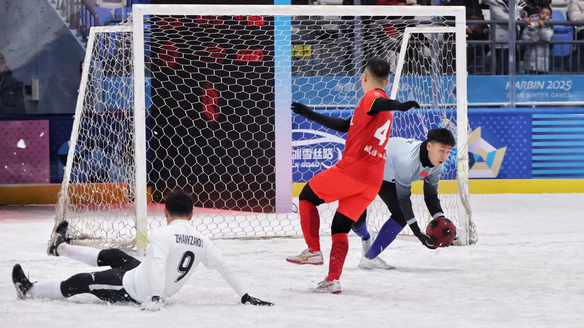 9you娱乐-一场大胜后球队气氛高涨,备战下一场比赛的简单介绍