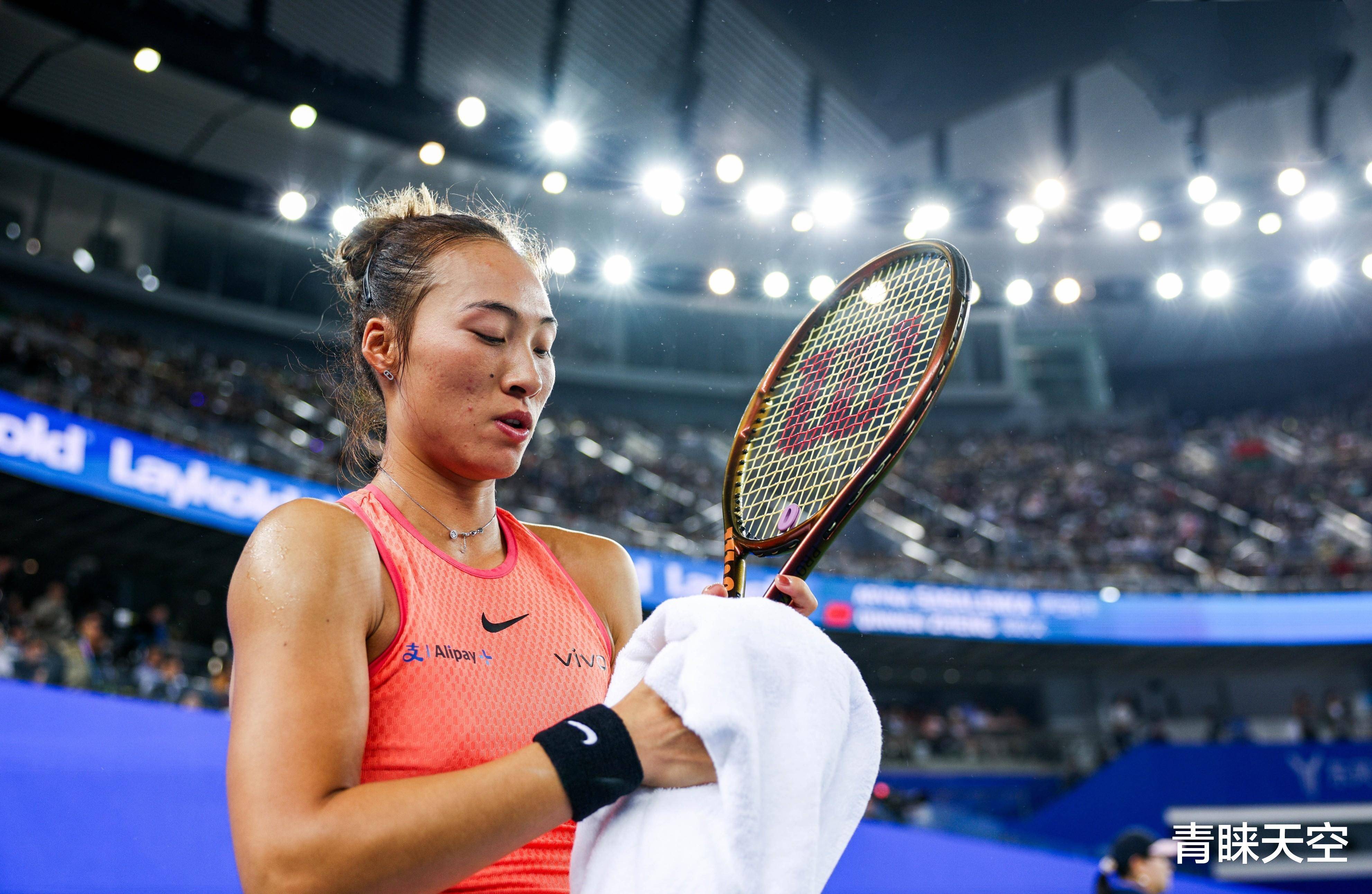 阿联酋女足球员合练状态良好