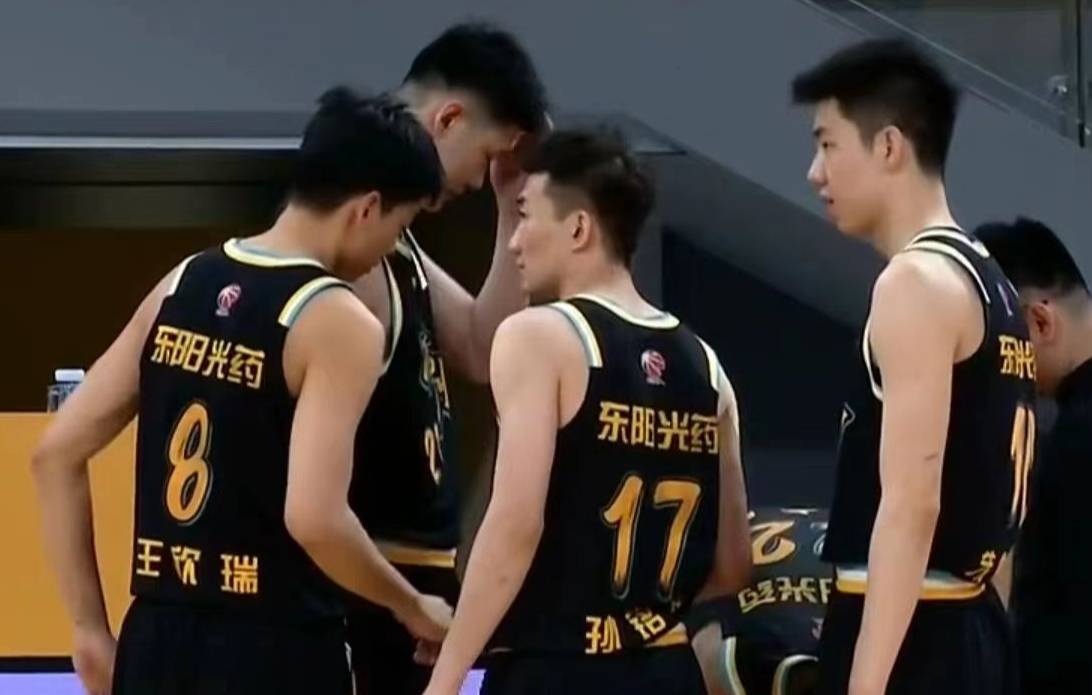 九游体育官方入口-新疆男篮客场击败广厦队,迎来胜利