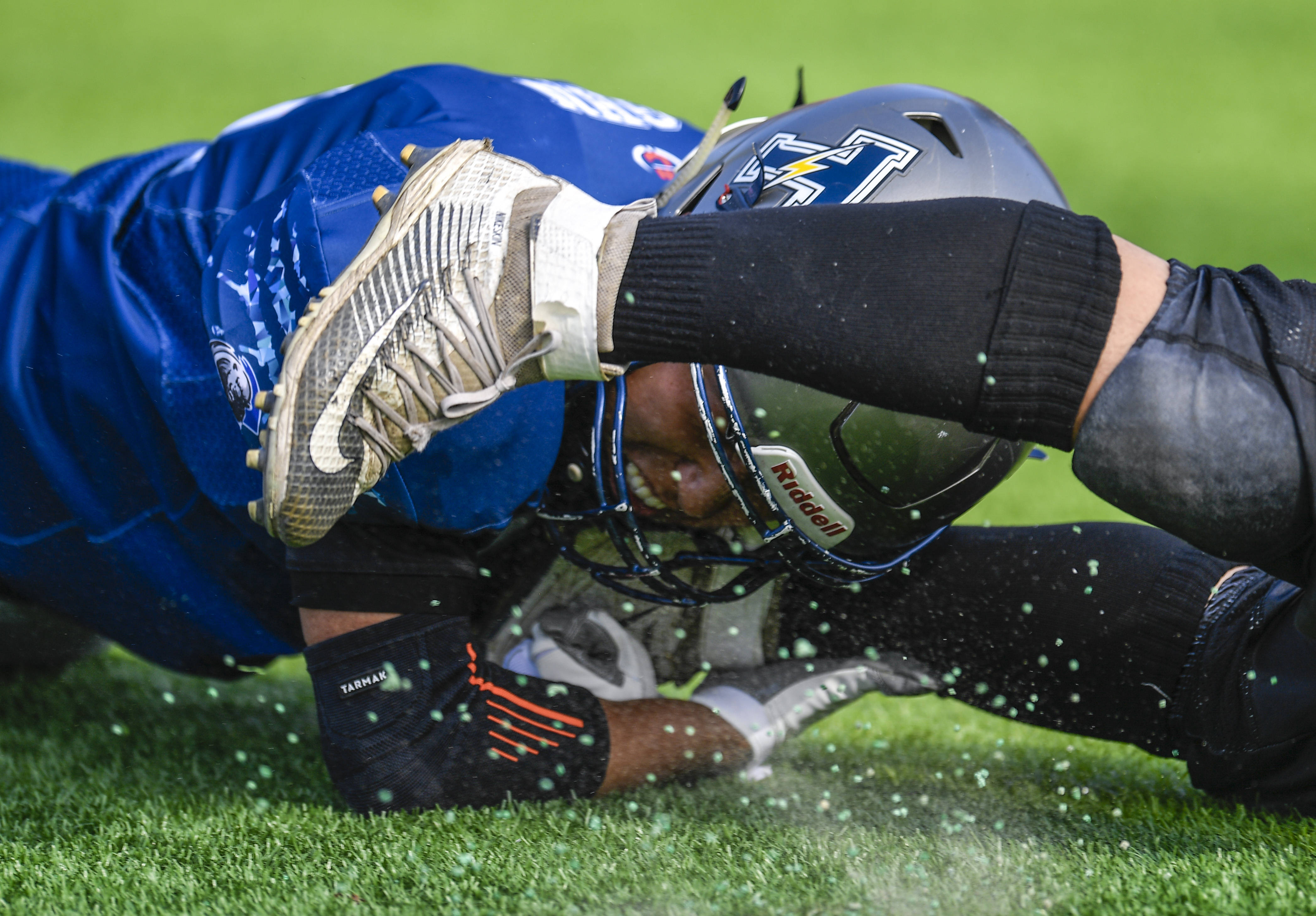 九游app下载-肯尼亚运动员在赛场勇往直前