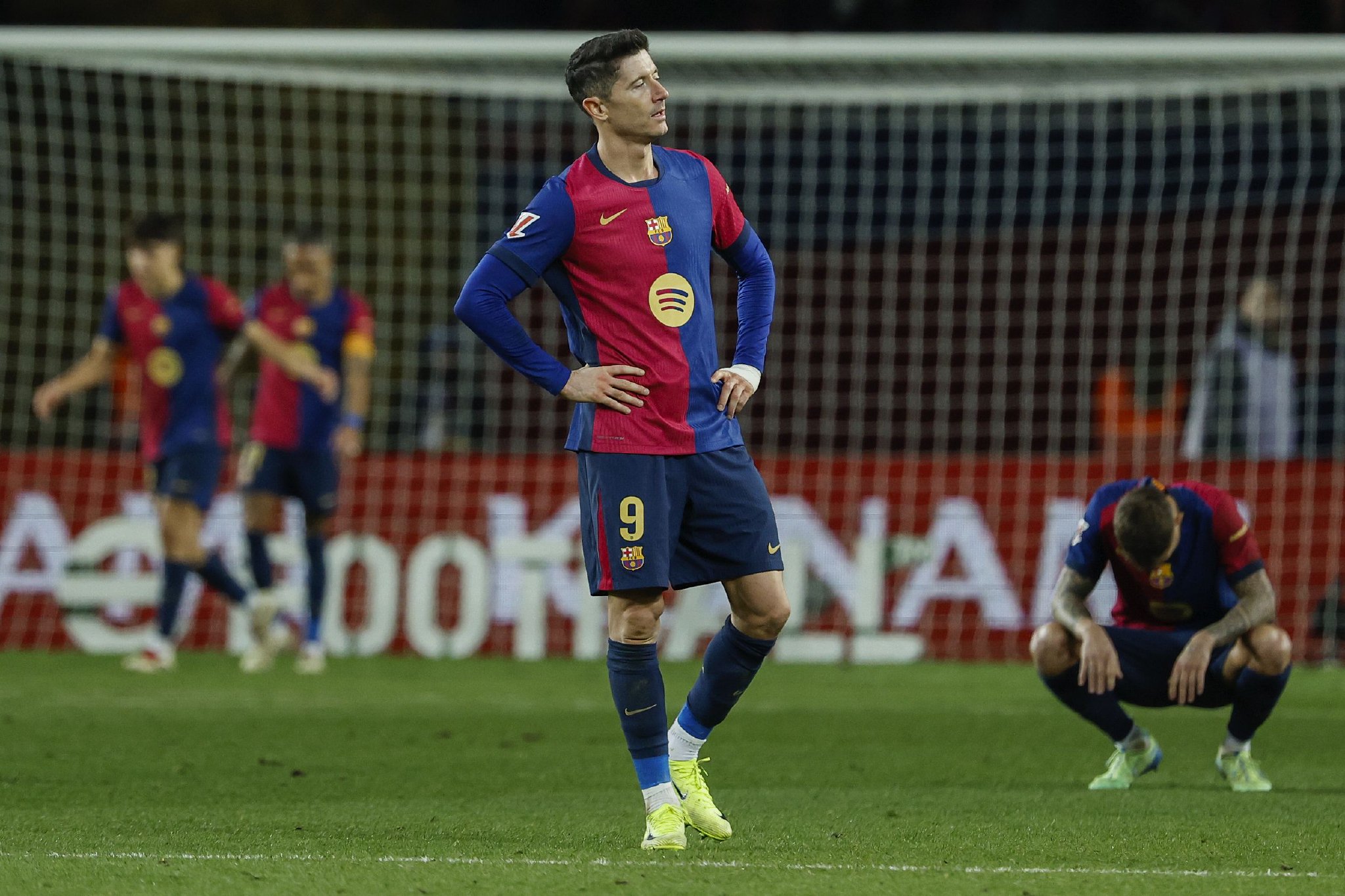 关于巴塞罗那遭遇意外失利,球迷情绪低迷的信息 关于巴塞罗那遭遇意外失利,球迷情绪低迷的信息