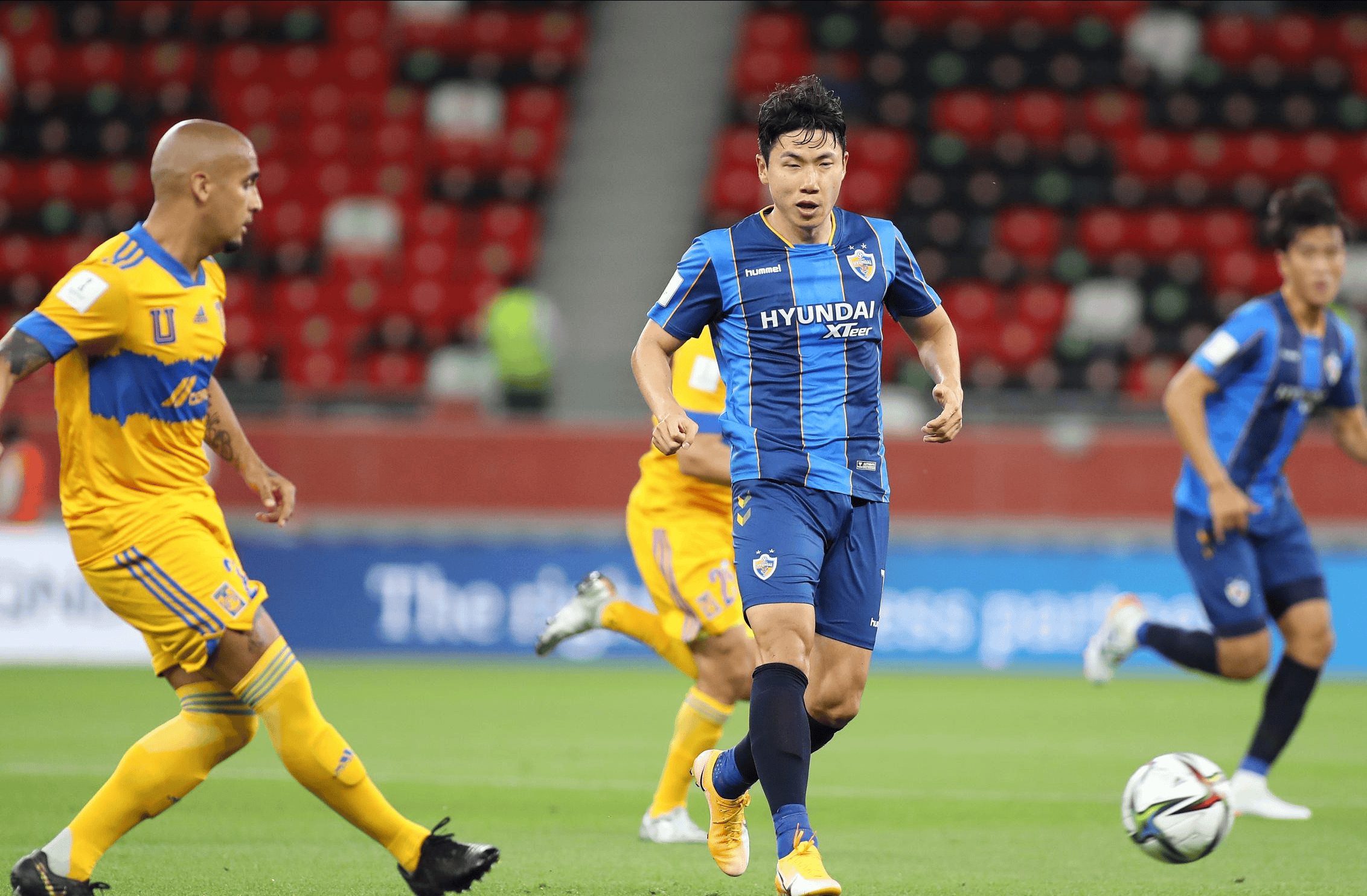 九游娱乐-亚冠比赛中的惊艳一幕引人注目