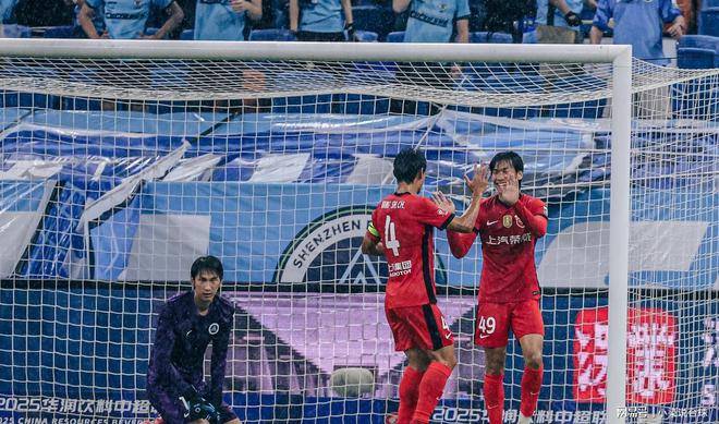 山东泰山主场战平深圳佳兆业，保持不败