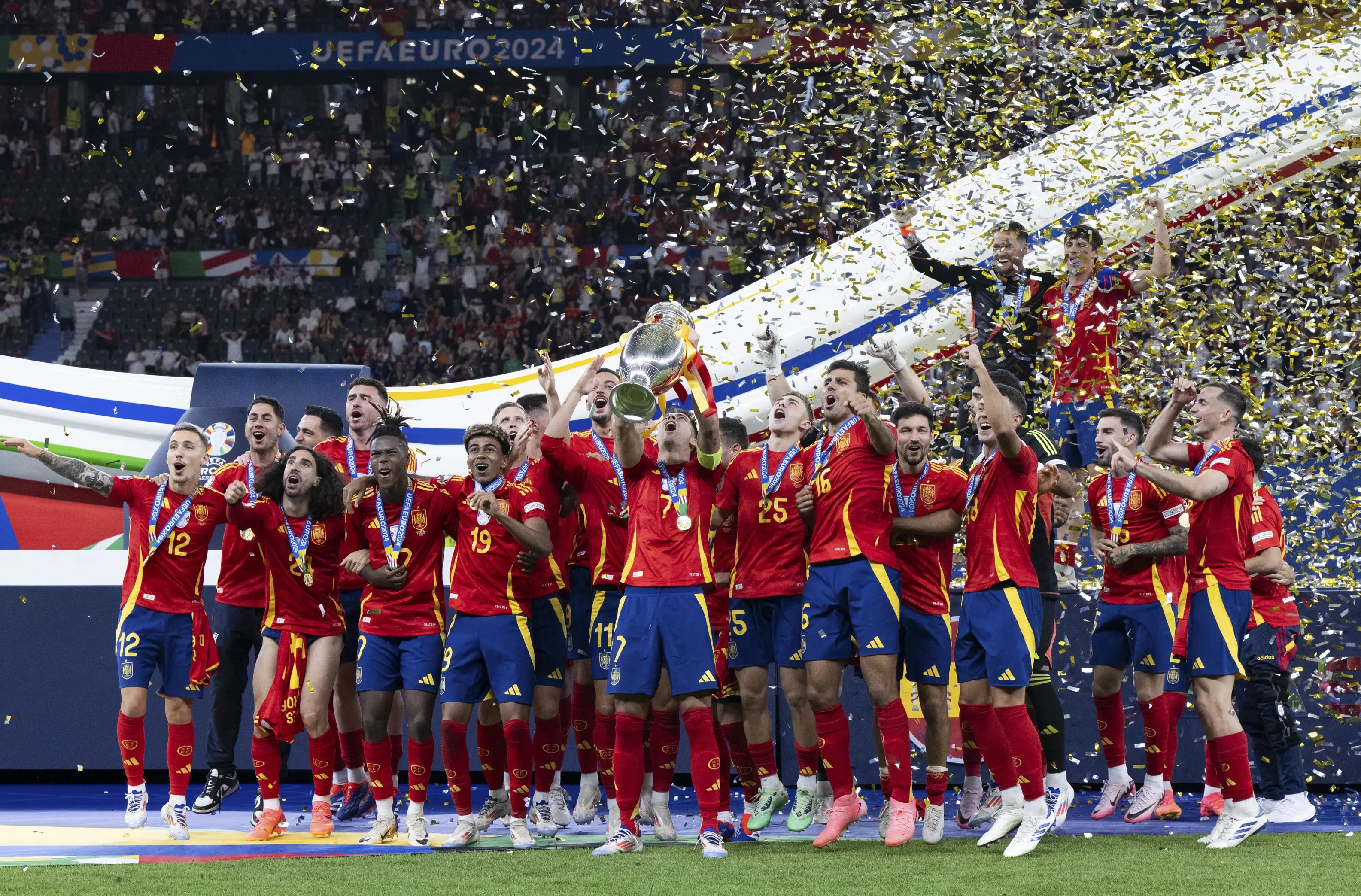 欧国联赛热身赛上演，冠军争夺激烈展开