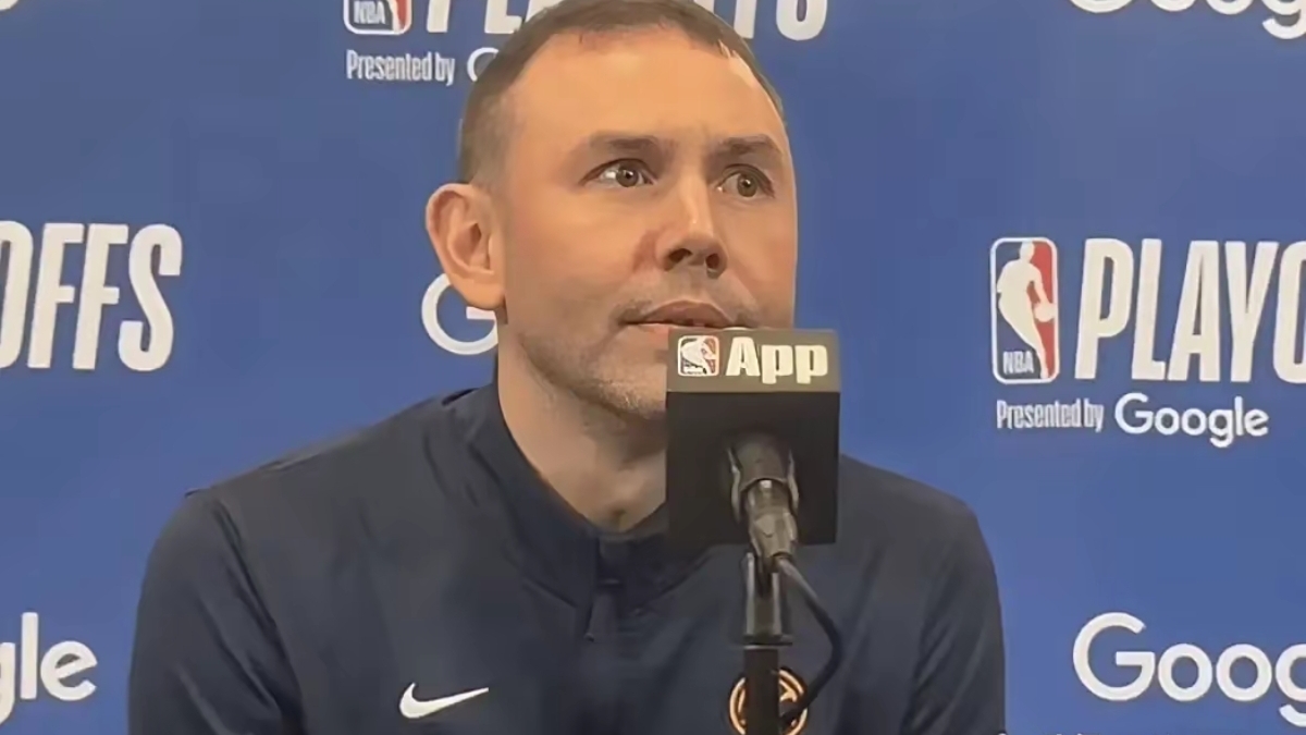 九游娱乐网页-球队战绩低迷，主教练面临压力