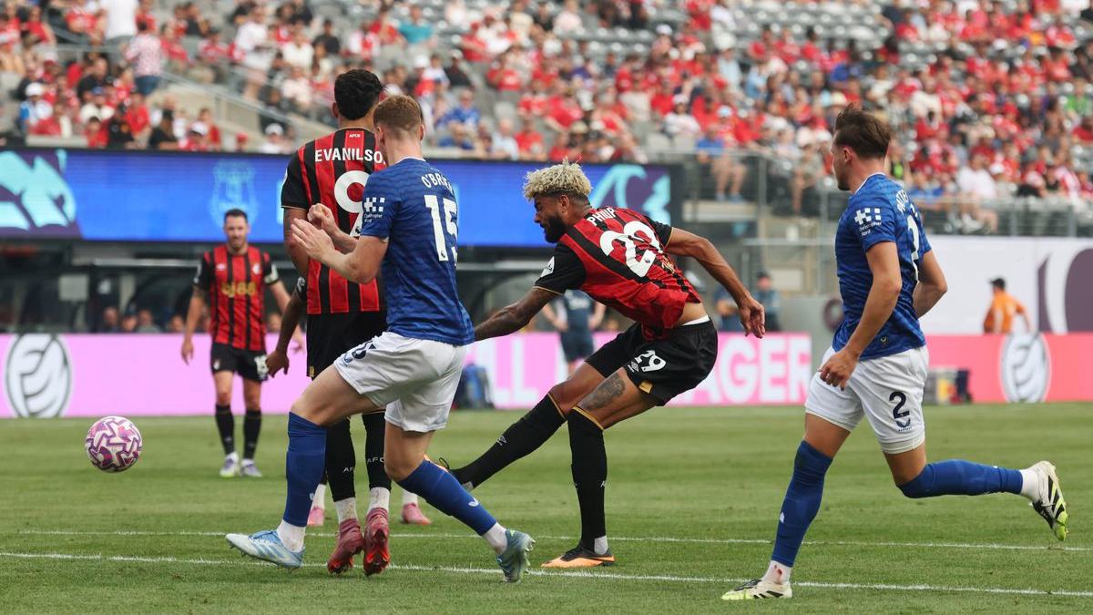 九游娱乐官方-伯恩茅斯客场逼平埃弗顿，取得关键积分