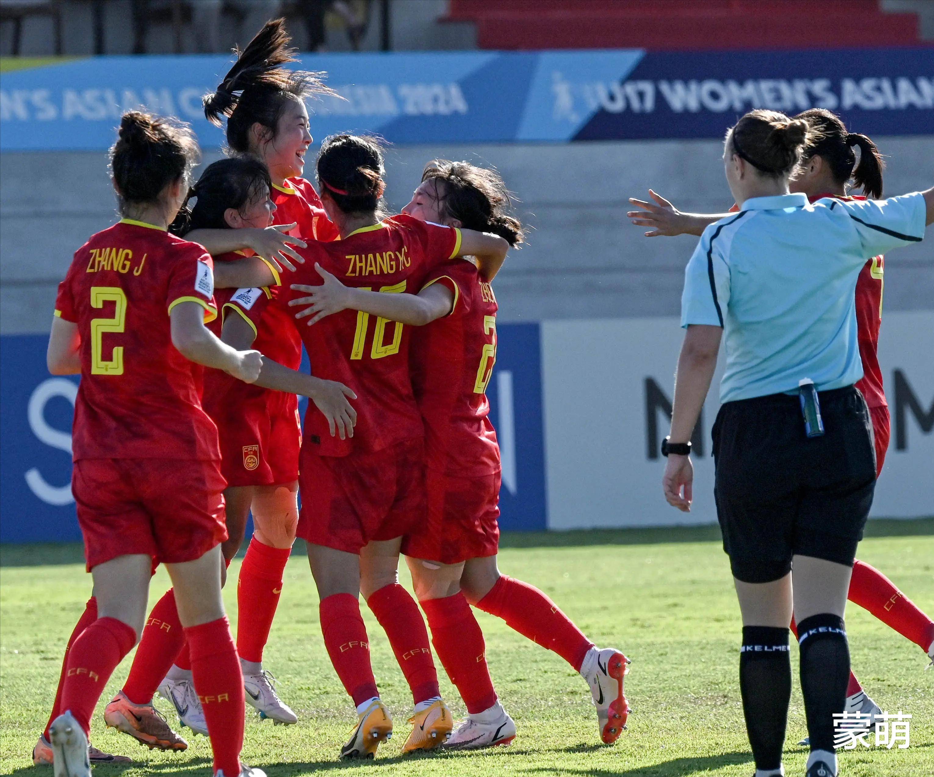 中国女足球员在国际赛场上取得成功