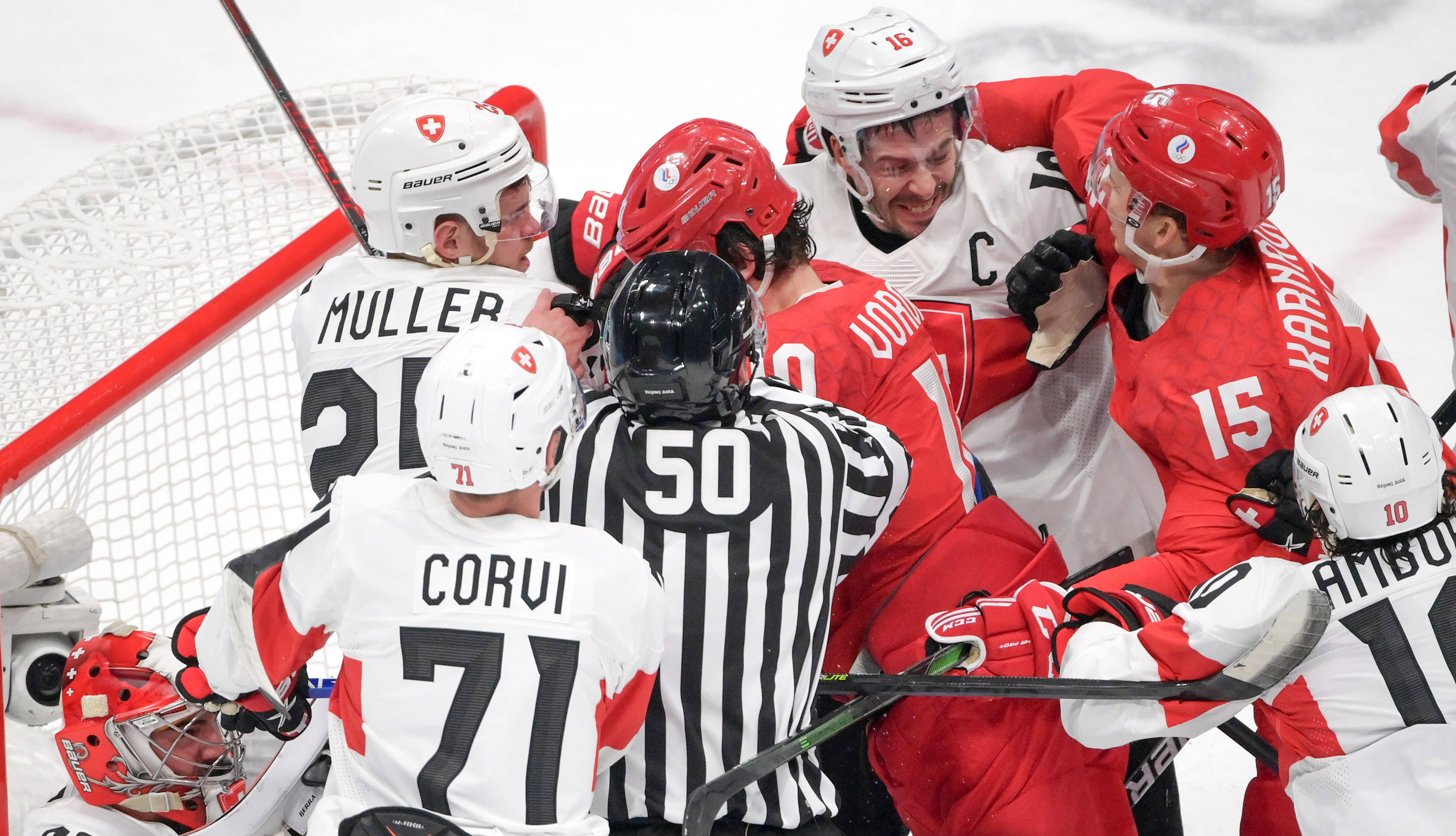 九游娱乐app下载-瑞典冰球队士气高昂，夺得冠军头衔