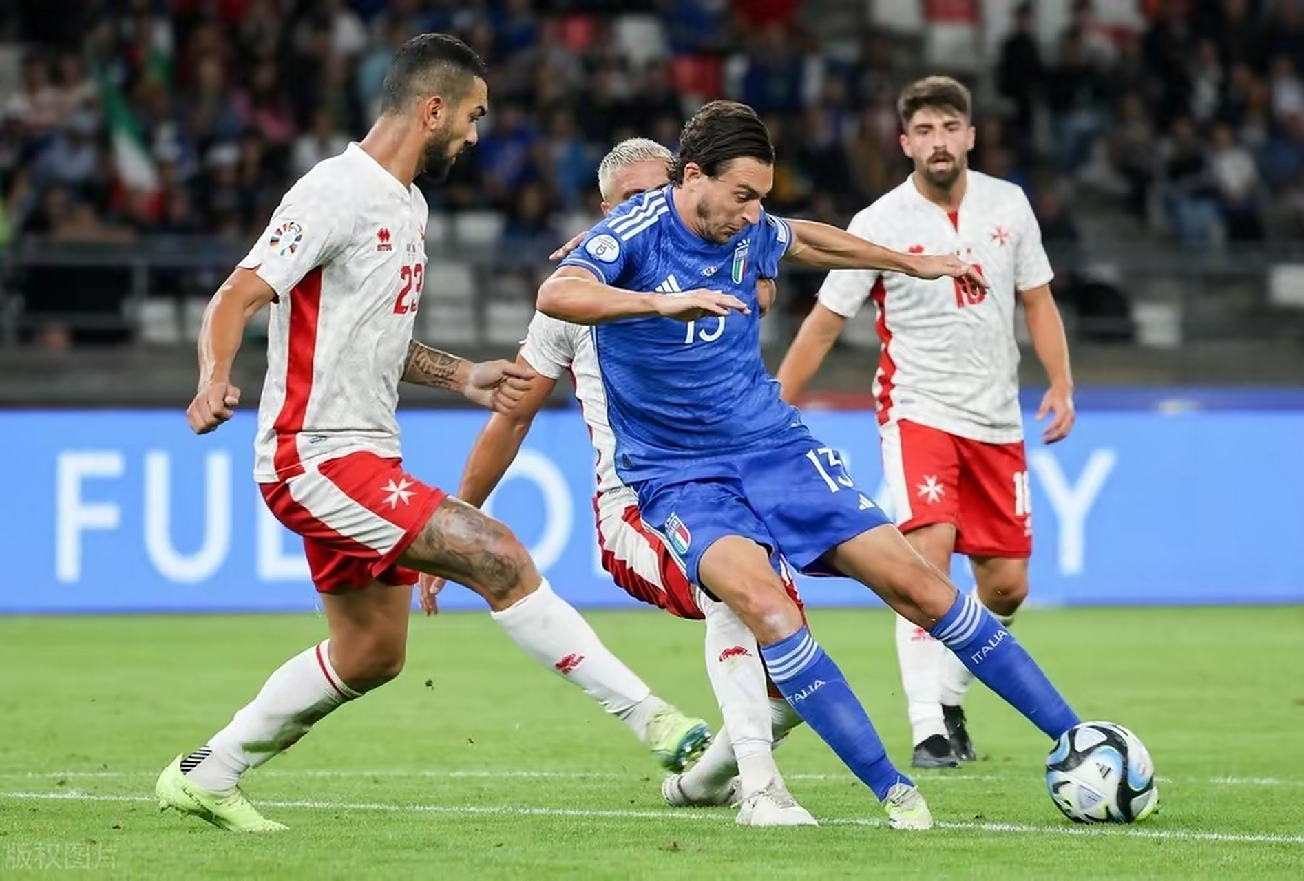 九游娱乐官方-关于欧洲杯预选赛战况白热化,球迷热烈支持的信息