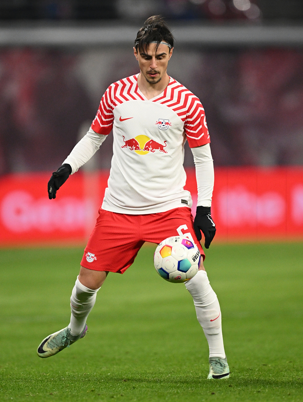 九游APP-柏林联合客场逆转成功,终结连败苦果的简单介绍