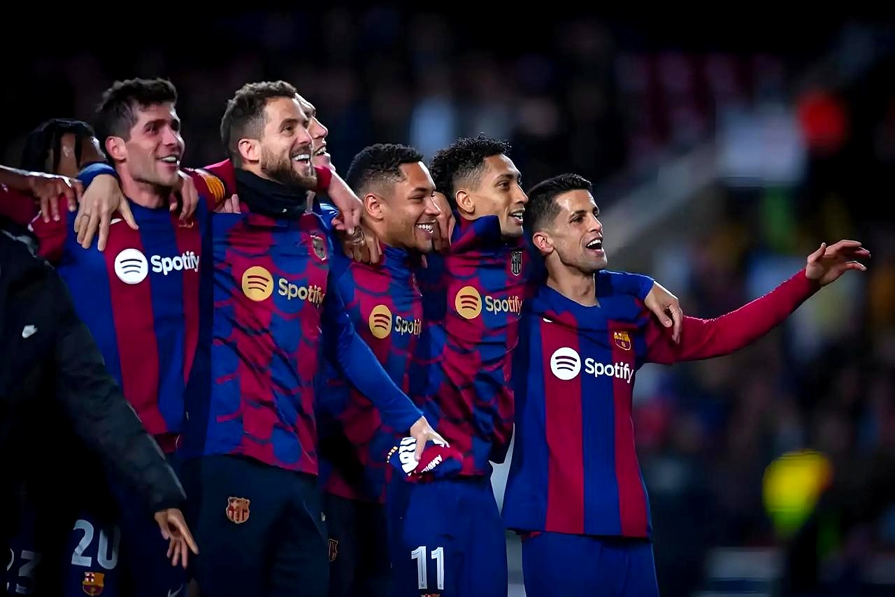 九游游戏-巴塞罗那队新赛季战绩不佳,球迷不满的简单介绍