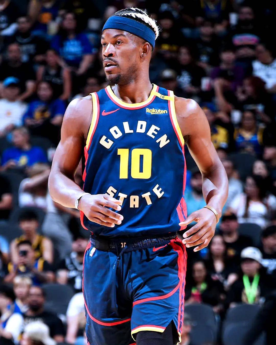 篮网队壮硕内线爆发,狂胜马刺队 篮网队壮硕内线爆发,狂胜马刺队