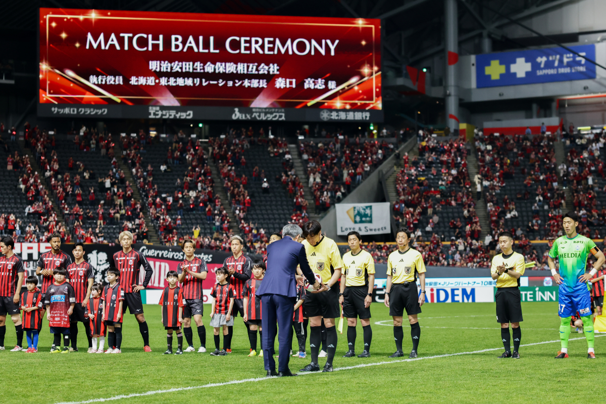 九游体育平台-包含多特蒙德携手斯图加特,齐齐破门轰杀对手的词条