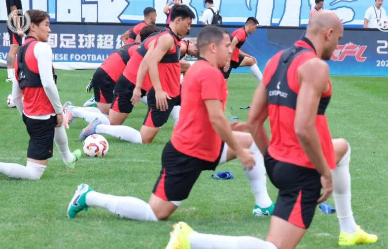 九游体育直播-四位球员双双上双,士气高昂赢得比赛的简单介绍