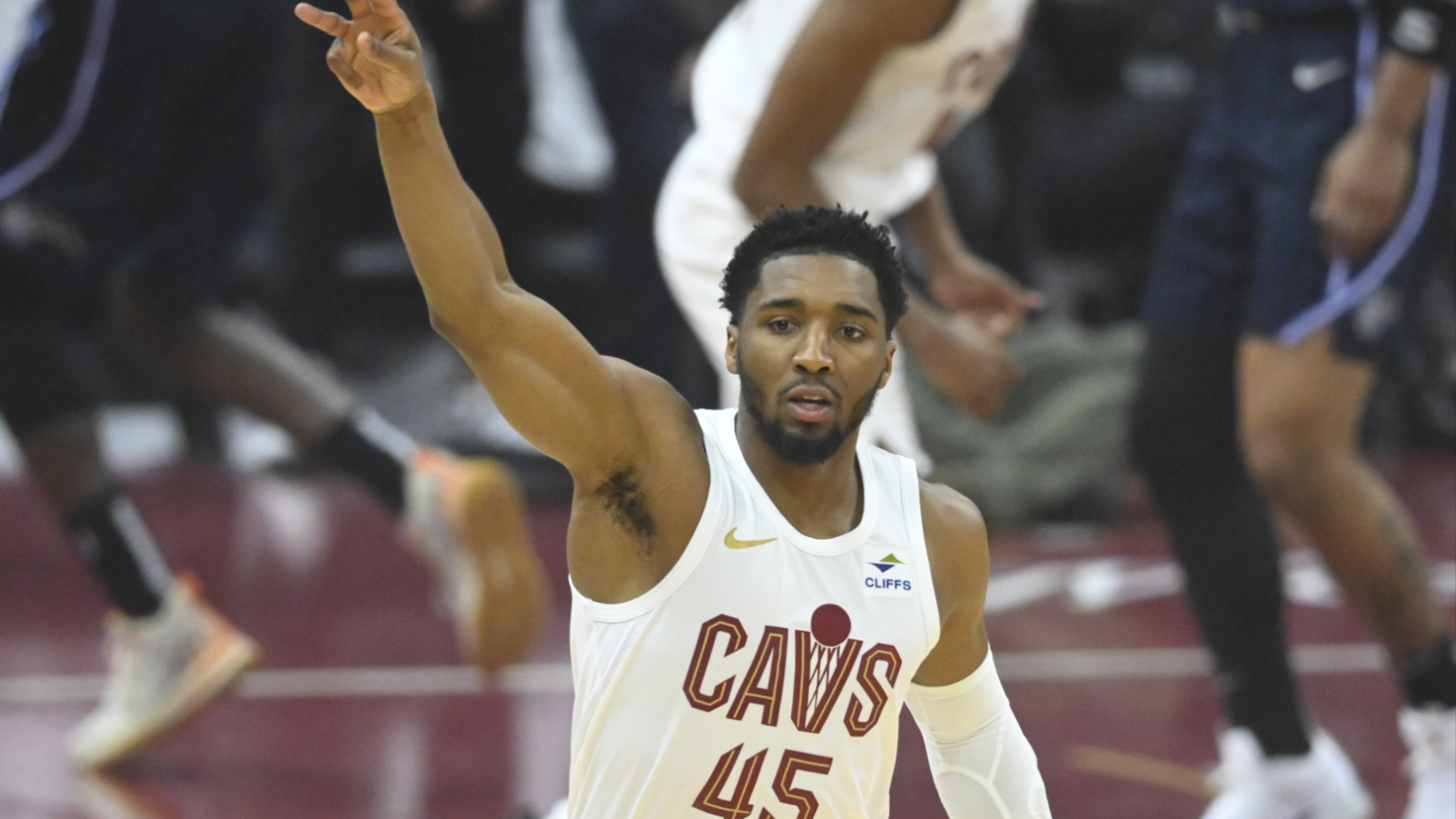 九游娱乐网页-关于爵士队新秀米切尔表现出色,被誉为未来超级巨星的信息