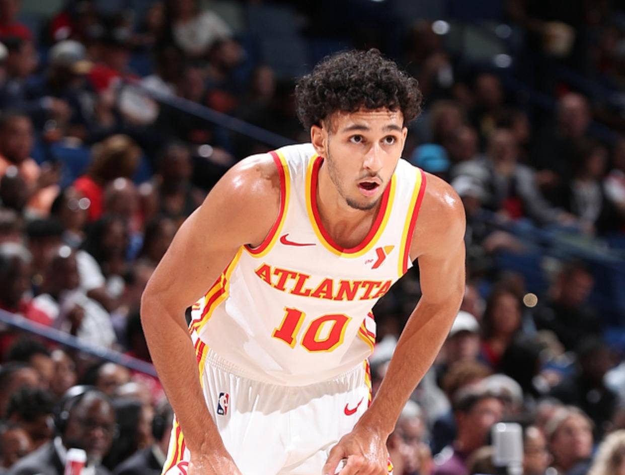 老鹰新秀展现惊人表现,被誉为新一代超级巨星 老鹰新秀展现惊人表现,被誉为新一代超级巨星