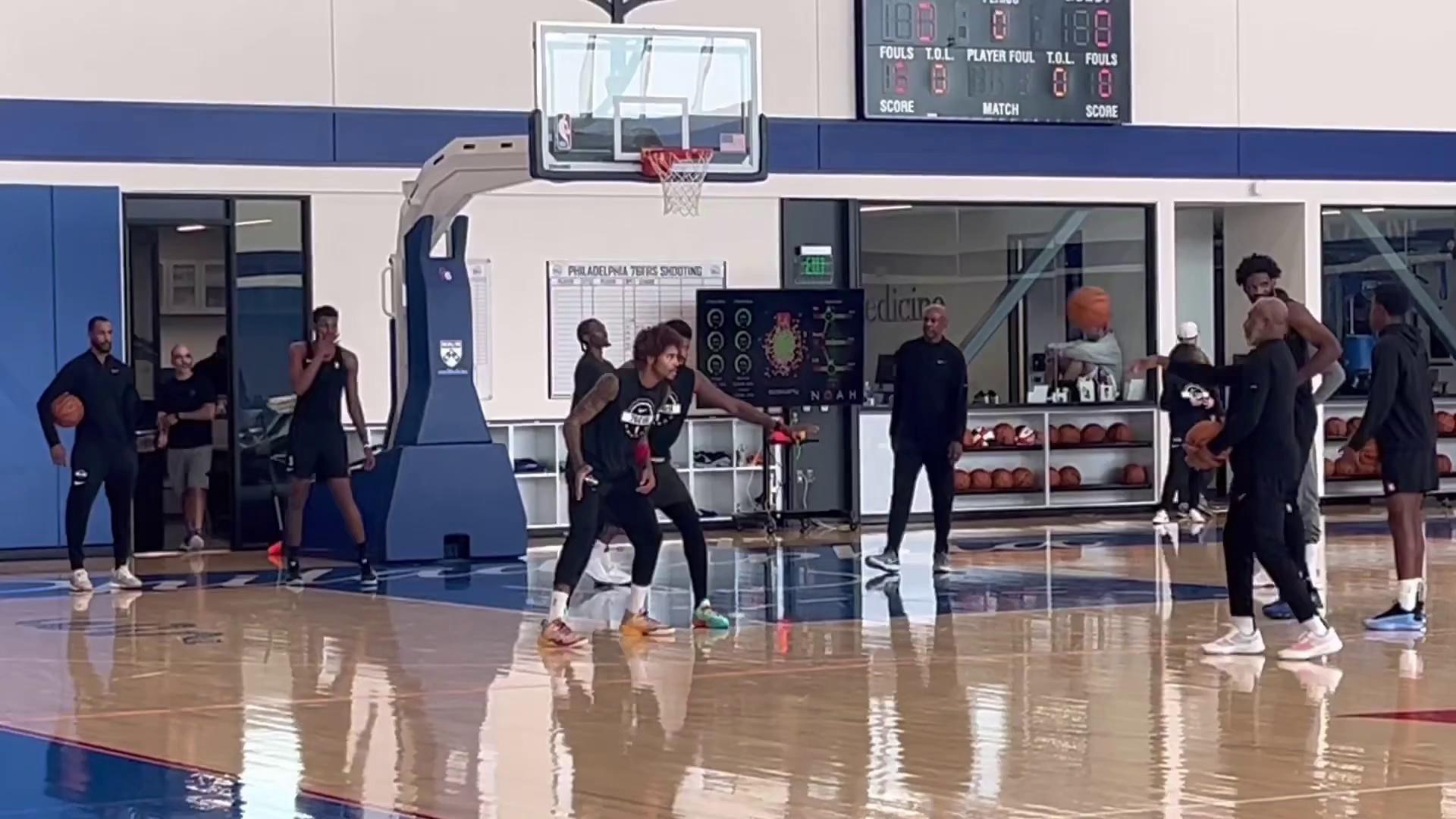 九游官网-快船胜出雄鹿,保罗乔治引领球队征战的简单介绍