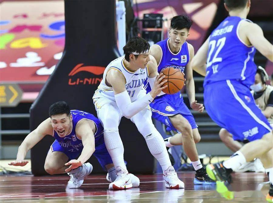 福建队轻取上海队,霍勒迪高光表现的简单介绍 福建队轻取上海队,霍勒迪高光表现的简单介绍