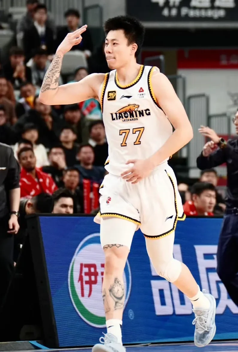 步行者逆转北京队,张镇麟带队取胜 步行者逆转北京队,张镇麟带队取胜