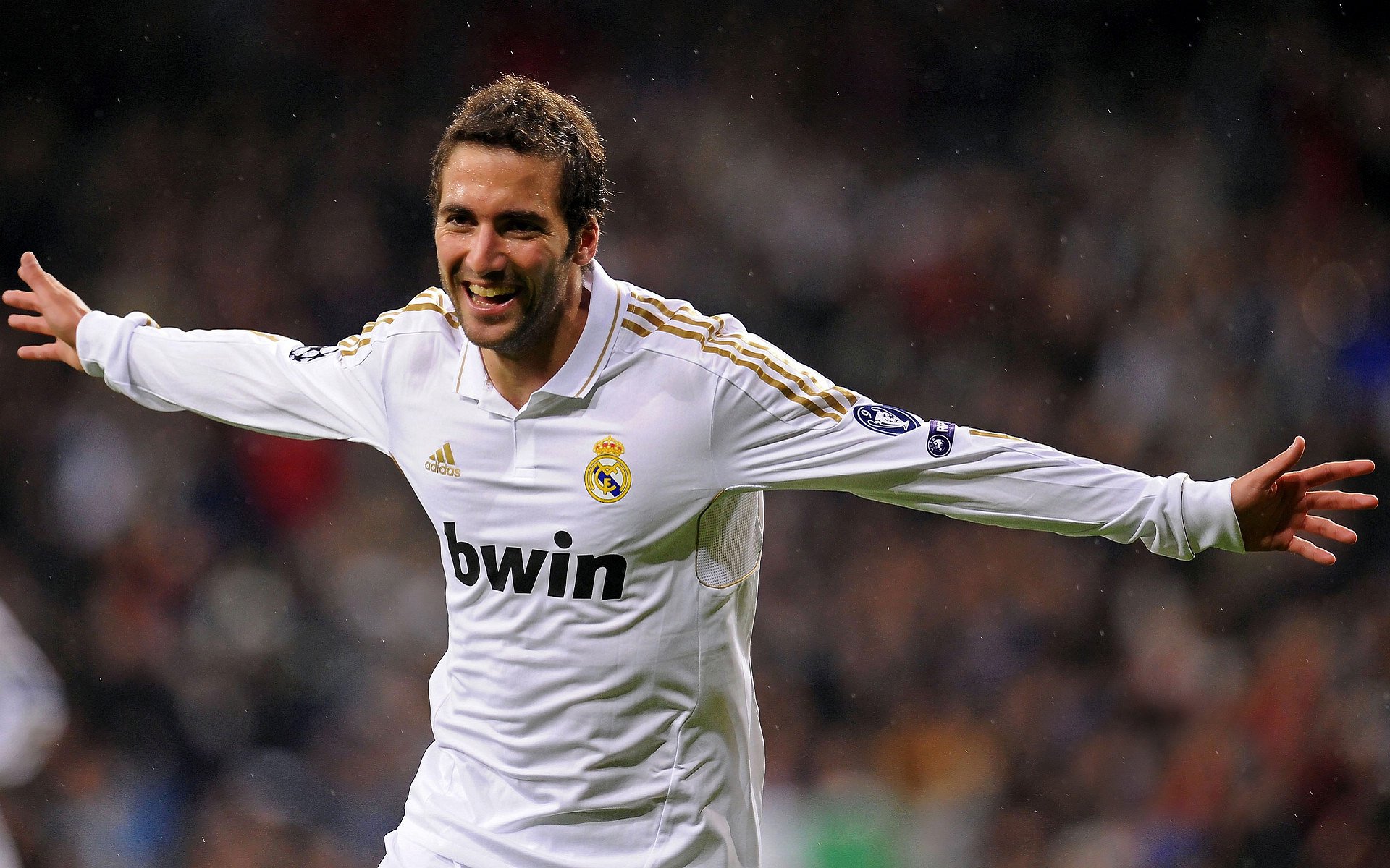 球场德布劳内vs商场加拿大,两种爆发背后的对抗美学