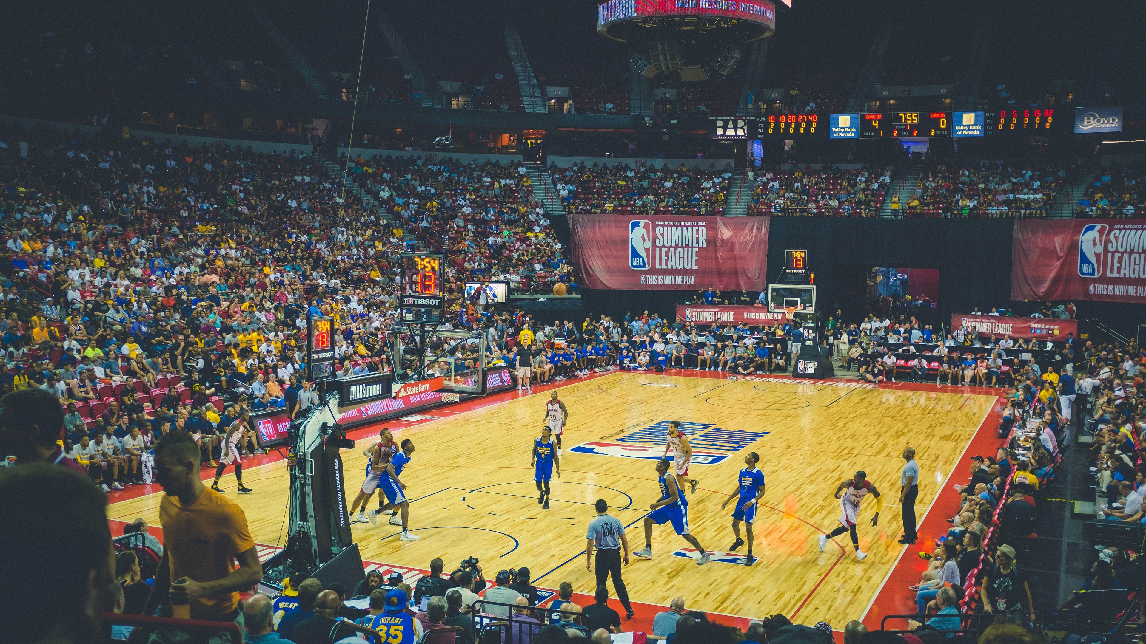 东方黑马撕裂风城铁幕!戈贝尔致命封盖改写跨洋对决剧本